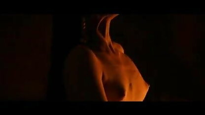जेनिफर इंग्लिश फिल्म सेक्सी में रेवलॉन (14 सितंबर 2016)
