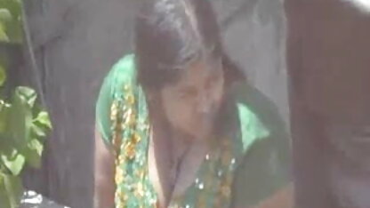 तंग बंधन, पट्टा पर इंग्लिश सेक्सी बीएफ फिल्म और यातना के लिए एक बहुत गर्म सुनहरे बालों वाली