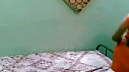 गुलाब हथकड़ी और गला इंग्लिश फिल्म वीडियो सेक्सी घोट दिया