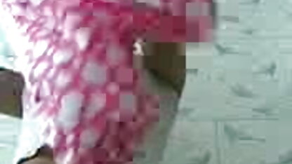 वह एक शरारती तरल इंग्लिश सेक्सी फिल्म वीडियो हिंदी प्यार है